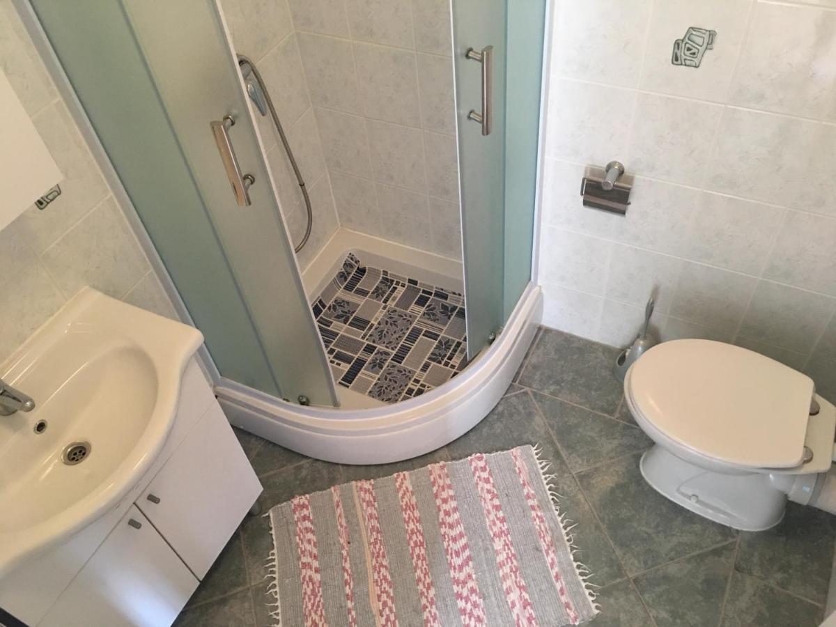 Francis Appartements Pakoštane Buitenkant foto
