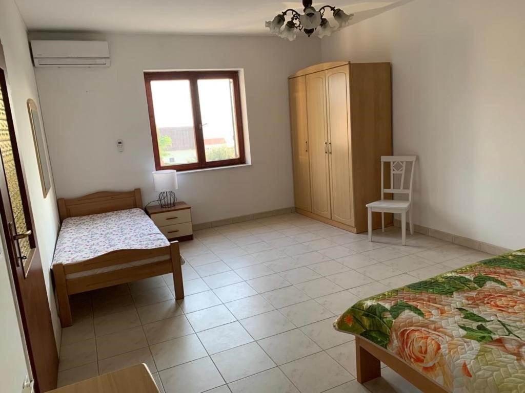 Francis Appartements Pakoštane Buitenkant foto