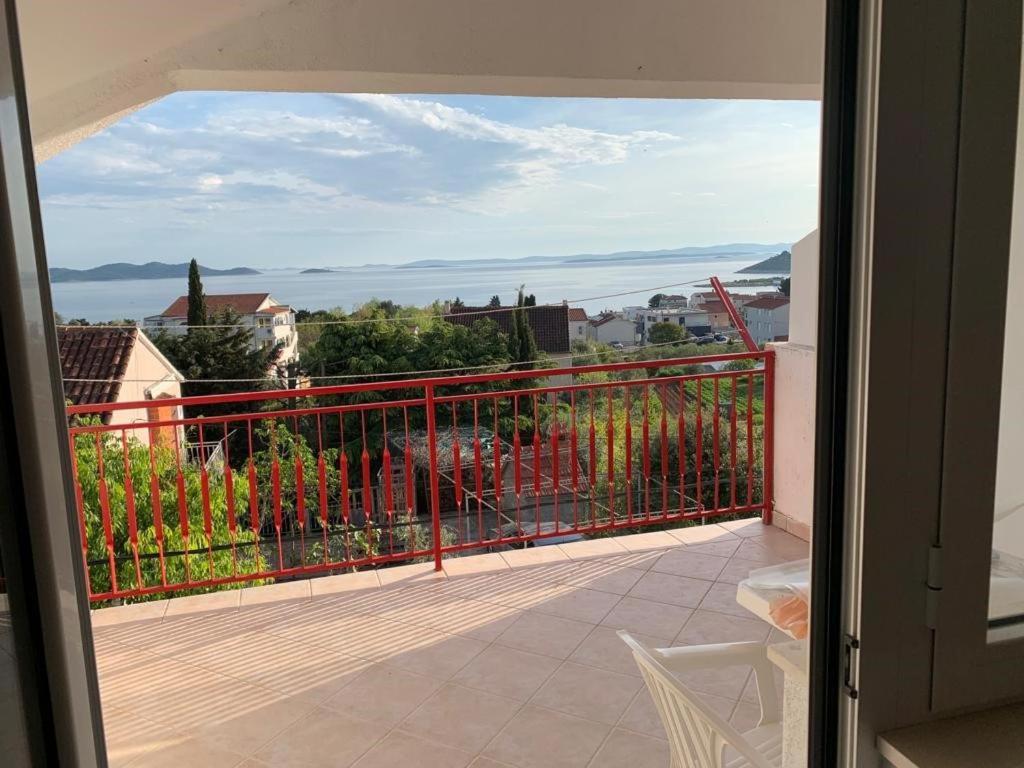 Francis Appartements Pakoštane Buitenkant foto