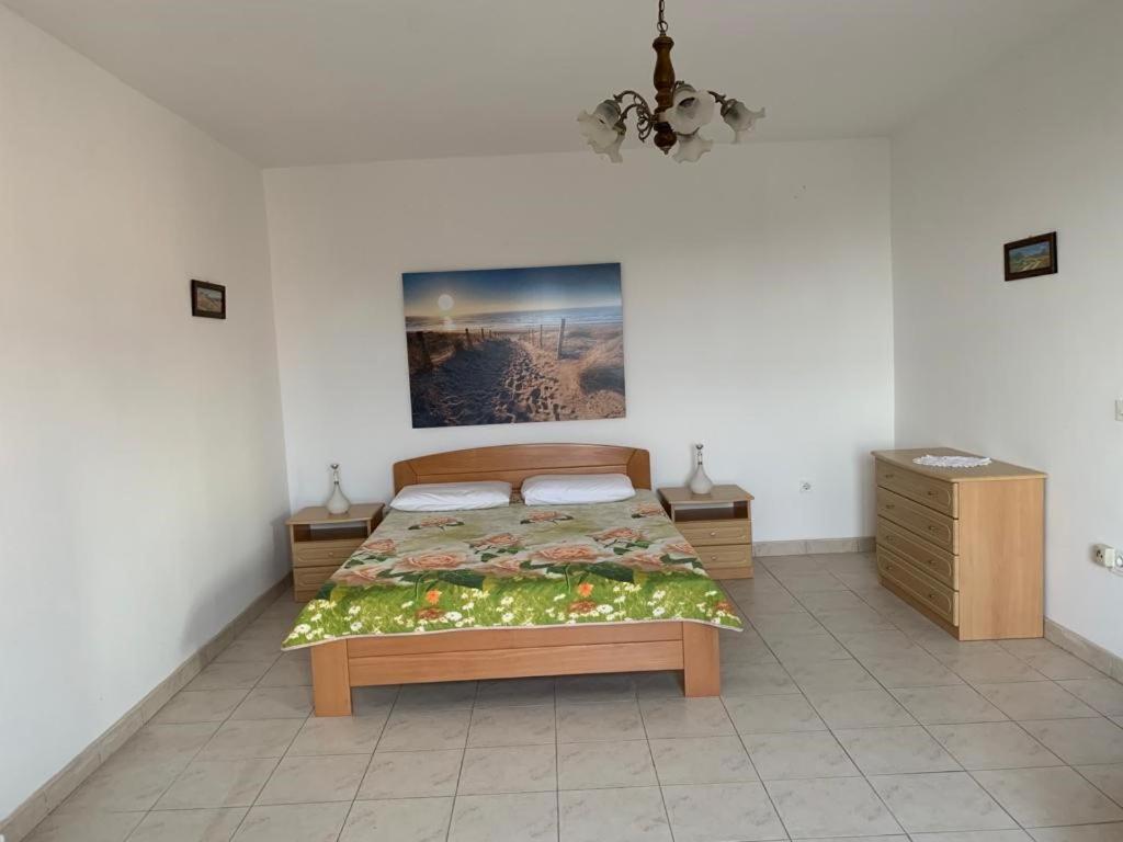 Francis Appartements Pakoštane Buitenkant foto
